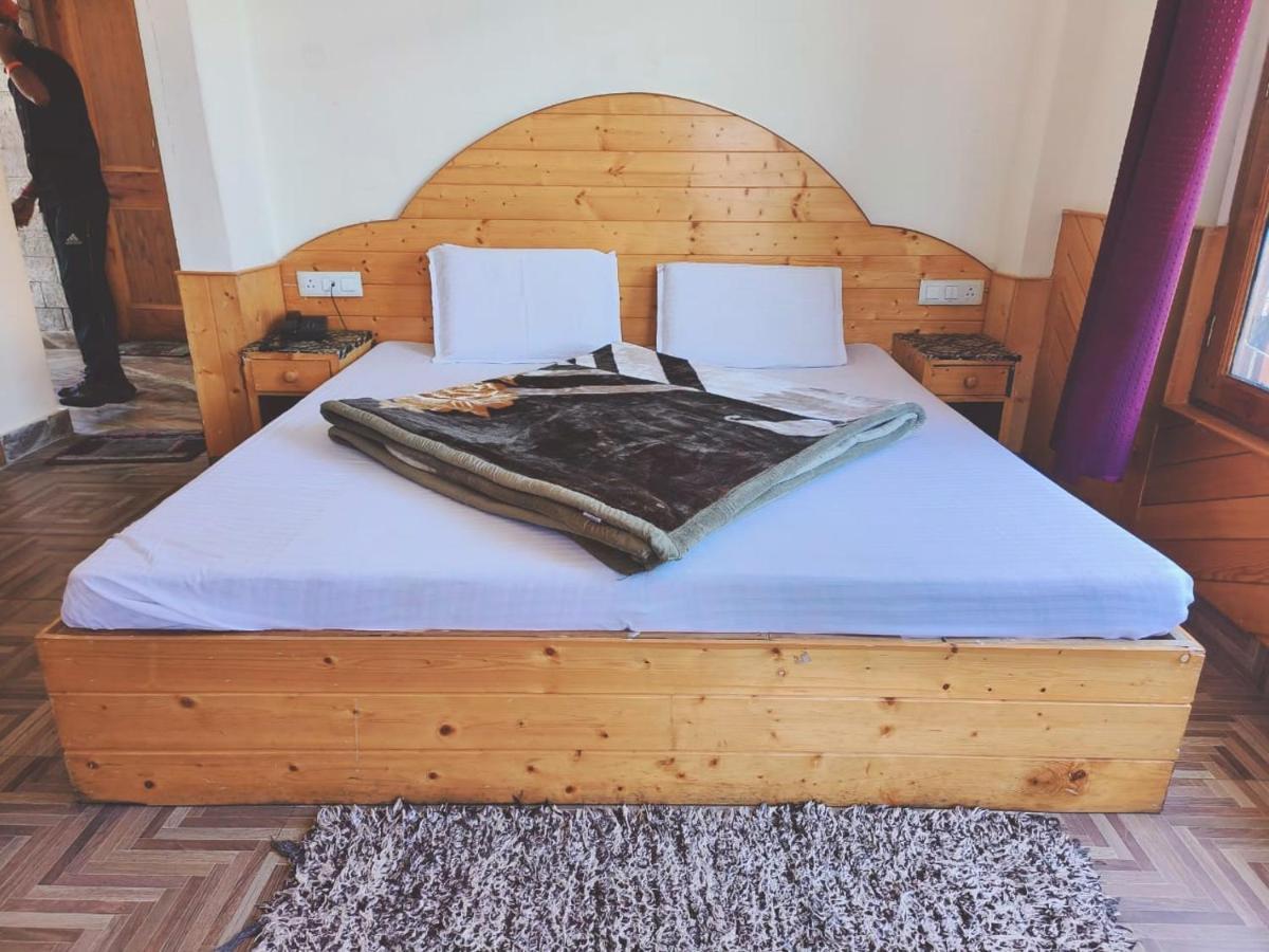 Hotel Hadimba Regency ! Free 4 Wheeler Parking ! Mountain View Rooms ! Near Mall Road Manali ภายนอก รูปภาพ