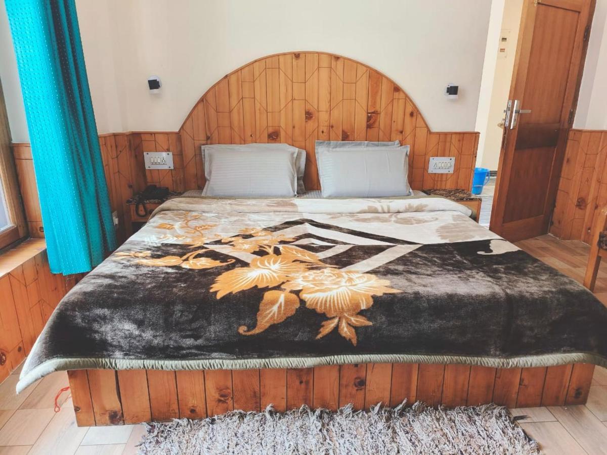 Hotel Hadimba Regency ! Free 4 Wheeler Parking ! Mountain View Rooms ! Near Mall Road Manali ภายนอก รูปภาพ