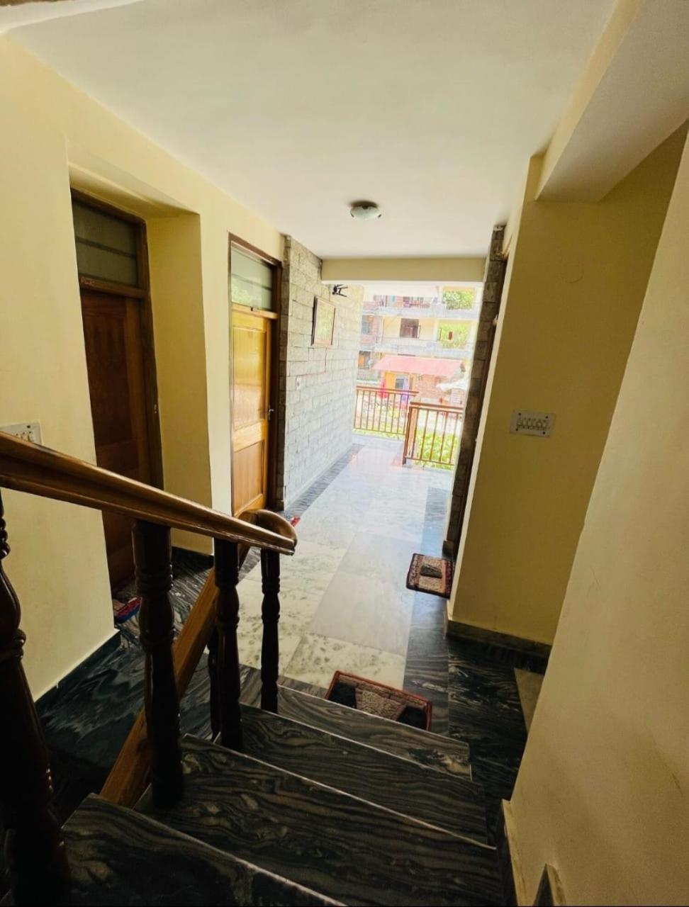 Hotel Hadimba Regency ! Free 4 Wheeler Parking ! Mountain View Rooms ! Near Mall Road Manali ภายนอก รูปภาพ