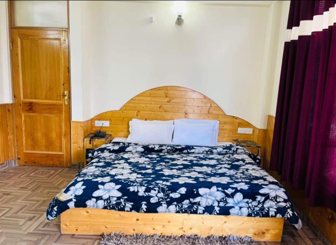 Hotel Hadimba Regency ! Free 4 Wheeler Parking ! Mountain View Rooms ! Near Mall Road Manali ภายนอก รูปภาพ